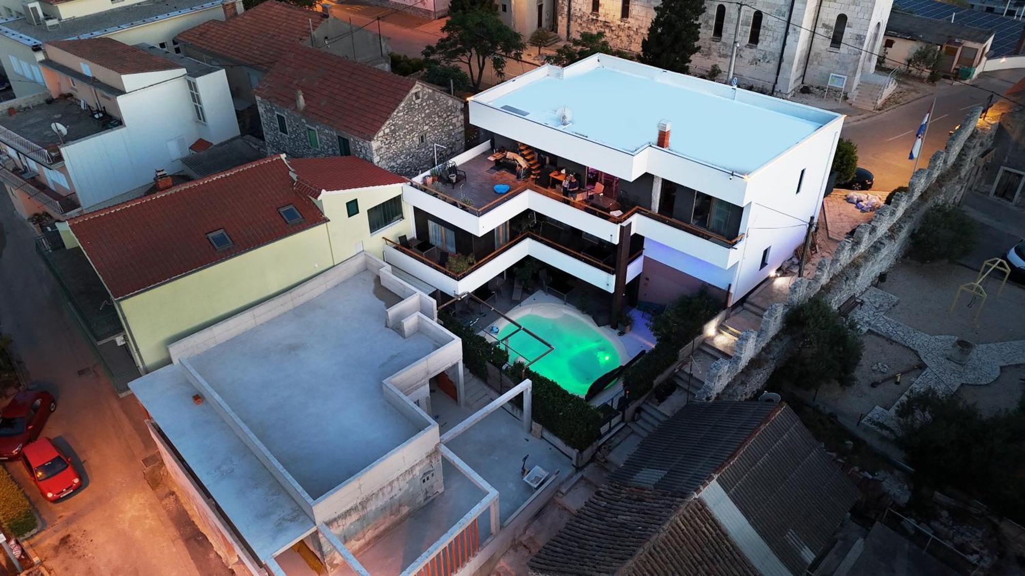 Basic Mansion Mandalina *